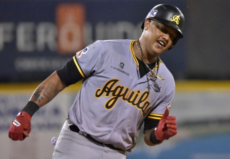 Águilas inician vuelo alto con jonrones de Encarnación y Castro #FVDigital