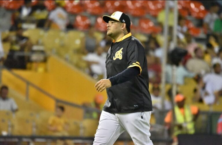Águilas ganaron a Estrellas en casa con nuevo manager