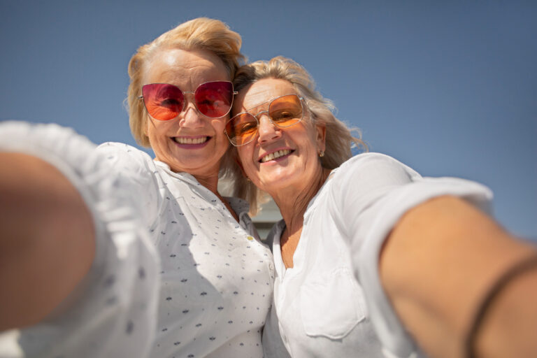 Conozca a estas hermanas jubiladas de 60 años que viven en cruceros a tiempo completo. Ya han pasado más de 1500 días en el mar.