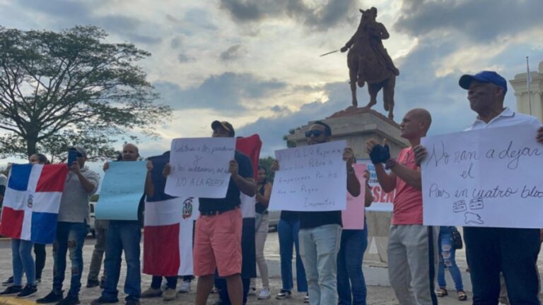 Ciudadanos rechazan propuesta de reforma fiscal en Santiago #FVDigital