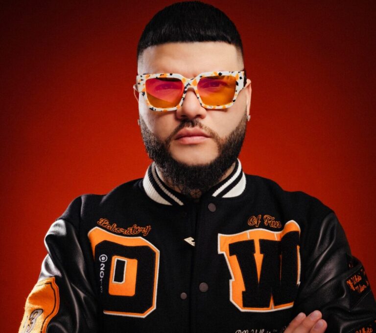 Farruko estrena un álbum ‘CVRBON VRMOR’