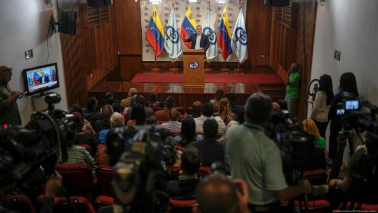 En Venezuela quieren arrestar a funcionarios argentinos