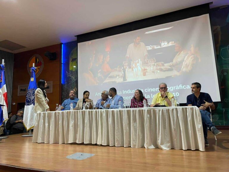 ADOCINE aplaude decisión del presidente Abinader de retirar proyecto de Reforma Fiscal