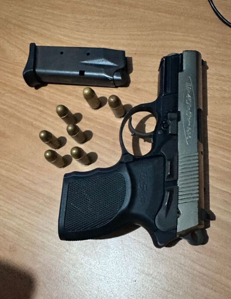 Policiales: PN detiene a dos hombres tras persecución; les ocupa pistola ilegal y motocicleta sin placa