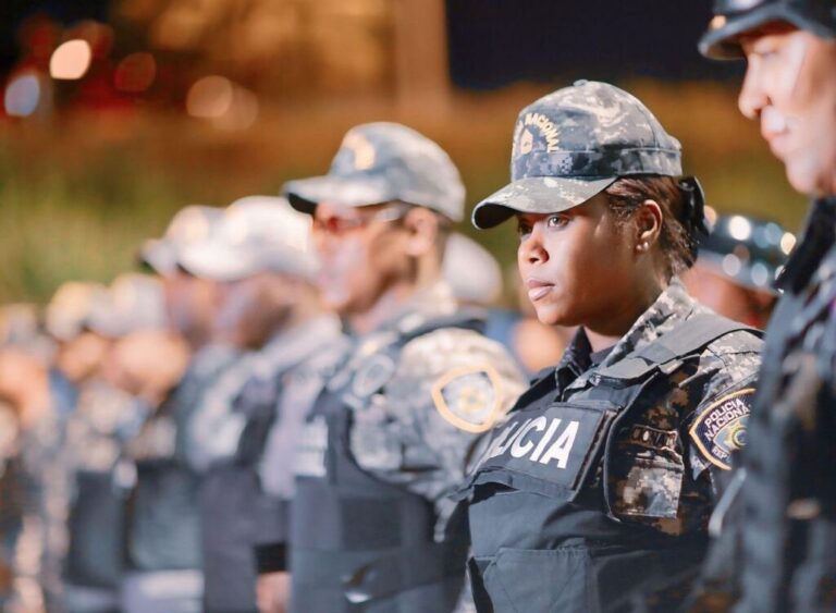 Policiales: PN realiza amplio operativo preventivo en sitios vulnerables del país, deteniendo a 11 personas por diversos delitos