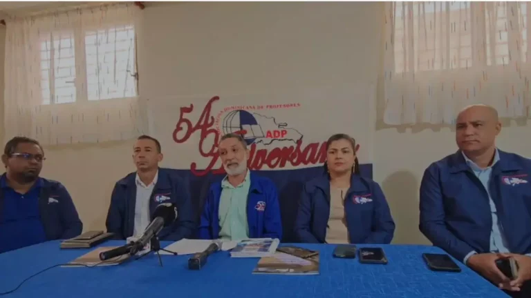 Docentes de Santiago irán a paro el 1 de noviembre – Remolacha   #FVDigital