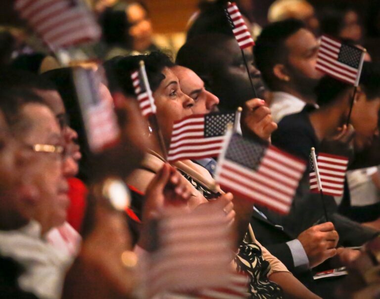 Los nuevos ciudadanos y la importancia de votar el 5 de noviembre (podcast)