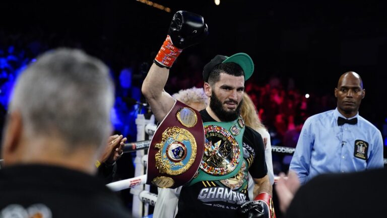 Bob Arum revela poco interés de Beterbiev para enfrentar a Bivol