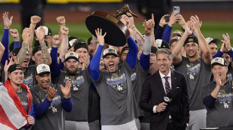 Los Dodgers recuerdan a Fernando Valenzuela en medio de su celebración  #FVDigital