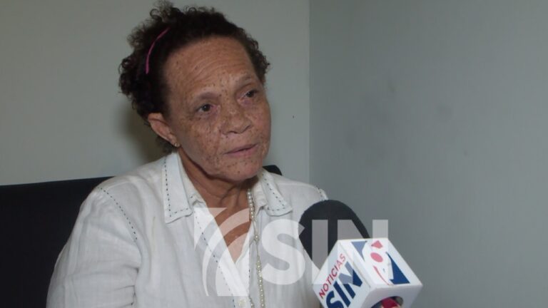 Ex directora de escuela denuncia usurpación de su identidad para retiro de fondos