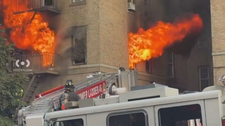 Nueve heridos, mas de 50 damnificados en incendio El Bronx