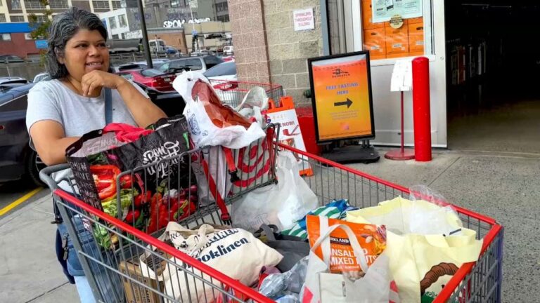 Consumidores se abastacen posibles repercusiones huelga