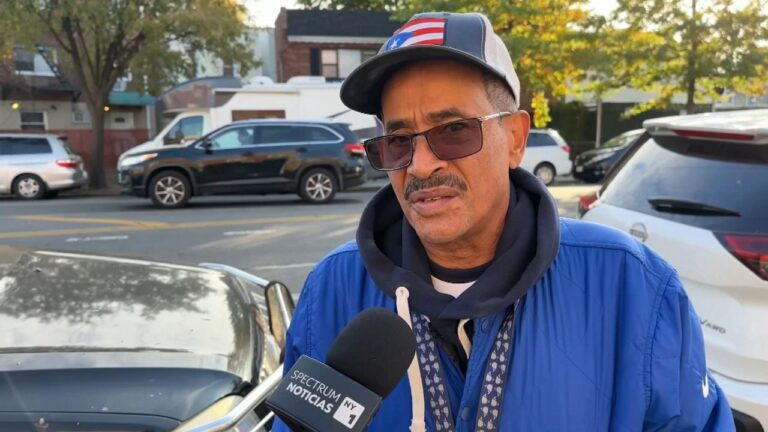 'Ofendido, ofendido. Me ofendió': puertorriqueño en El Bronx ante lo dicho en el mitin de Trump sobre Puerto Rico