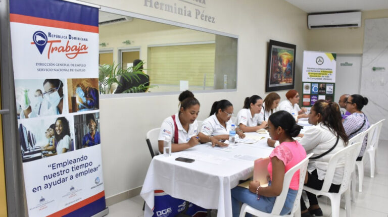 Picoteo alert: jornadas de empleo en La Romana y Santiago – Remolacha   #FVDigital