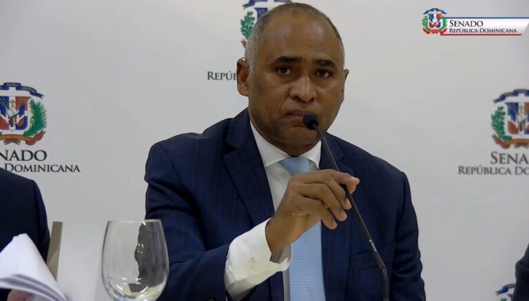 Julito Furcal se exhibe de evaluar a aspirante JCE #FVDigital