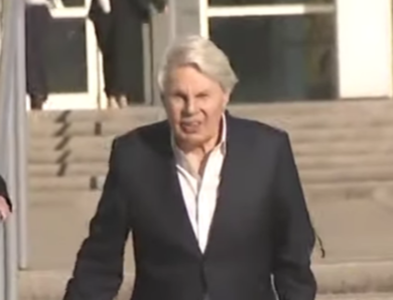 Ex CEO de Abercrombie & Fitch se declara “no culpable” – Remolacha   #FVDigital
