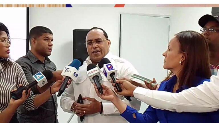 Comunicador dice que espera sargento mayor diga quién lo mandó a matar a su hijo