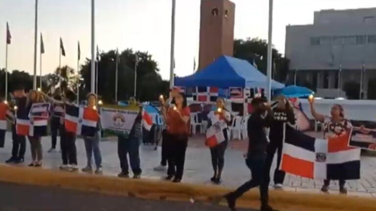 Con un campamento, manifestantes permanecen frente al Congreso en protesta por el proyecto de reforma fiscal