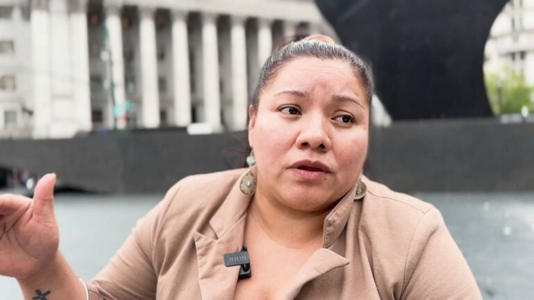 Varios neoyorquinos señalan que alcalde debería de renunciar