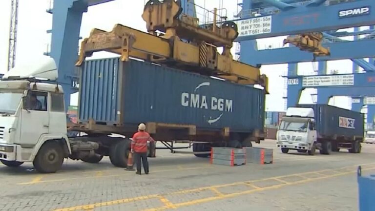 Inicia la huelga de estibadores en Estados Unidos