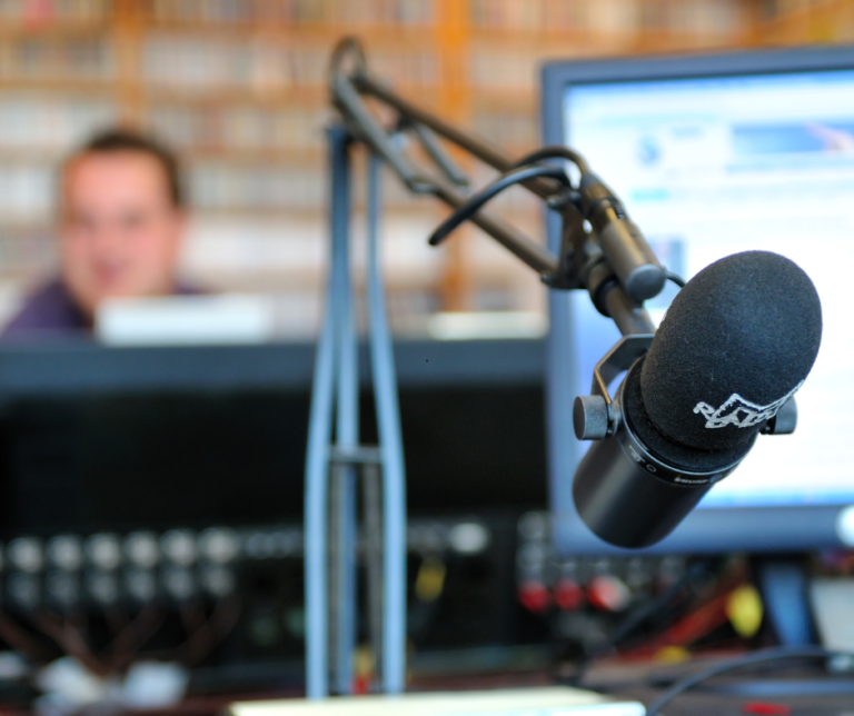 Indotel cierra siete emisoras ilegales – Remolacha   #FVDigital