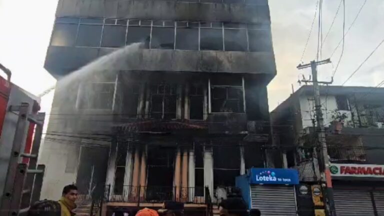 Se registra incendio en tienda de muebles en Herrera, SDO