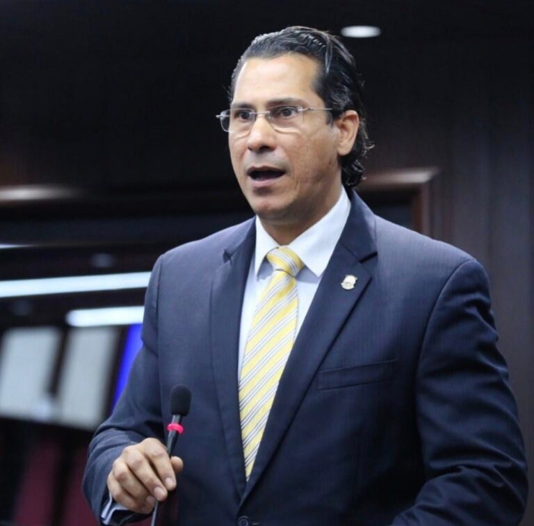 Diputado de oposición dice el PRM se aventuró a someter el proyecto fiscal sin consultar