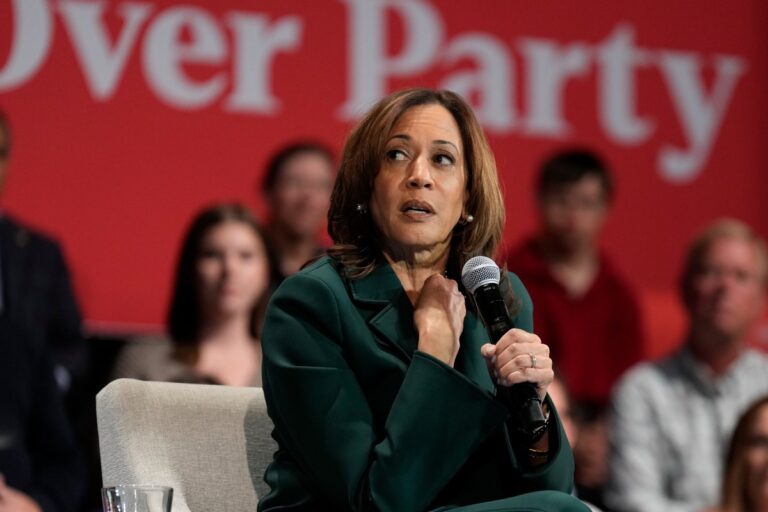 Kamala Harris evita responder sobre un posible indulto a Trump en caso de condena