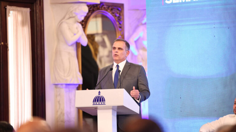 Ministro de Hacienda hizo películas antes de eliminar Ley de Cine #FVDigital