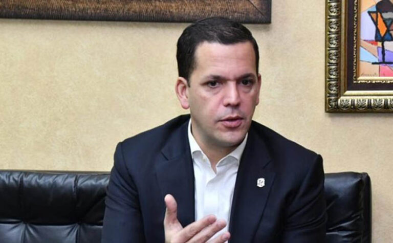 Allanan residencia de Hugo Beras