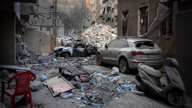 Mueren tres niños y dos adultos en un ataque israelí contra población del este del Líbano