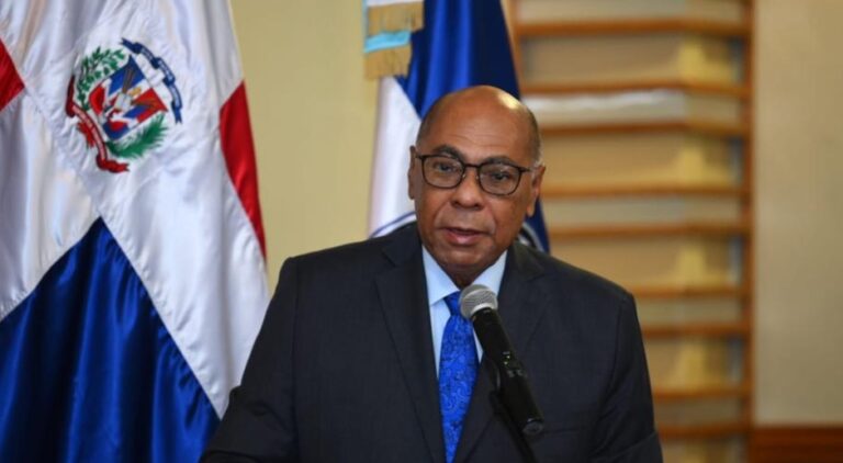 Milton Ray Guevara: El Poder Ejecutivo en La Vega no puede sustituir la extracción de la voluntad popular