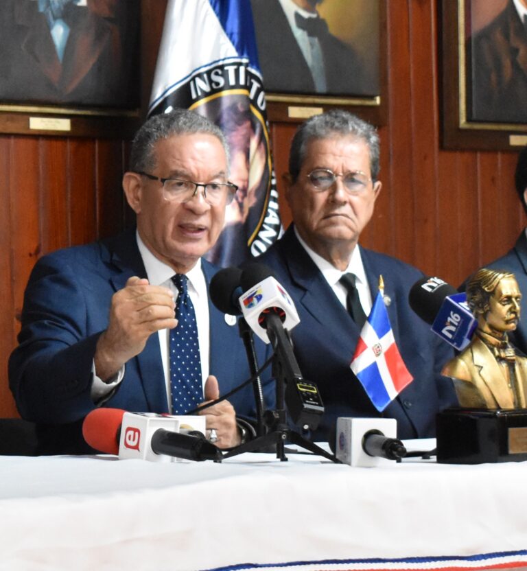 Denuncian presiones para otorgar residencia a haitianos con acta de nacimiento extranjería