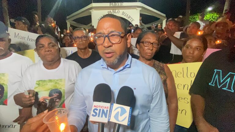 Familiares de menor asesinado por agente del DICRIM marchan por justicia en Sabana Grande de Boyá