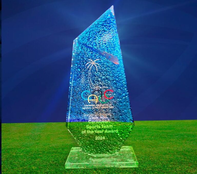 Sedofútbol galardonada como Mejor Equipo Masculino del Caribe 2024 en la I Edición de los CANOC Sports Awards