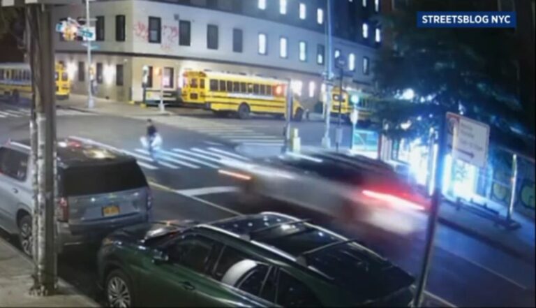 Atropellana un hombre hispano antes de darse a la fuga