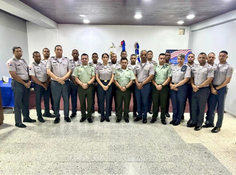 Policiales: Policías participan en asesoría educativa “Identificación de Técnicas en Automotores” en el IPES