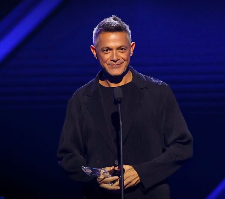 Alejandro Sanz galardonado con el Premio Billboard a la Trayectoria Artística 2024