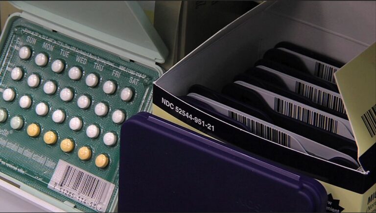 Biden propone ampliar cobertura de anticonceptivos