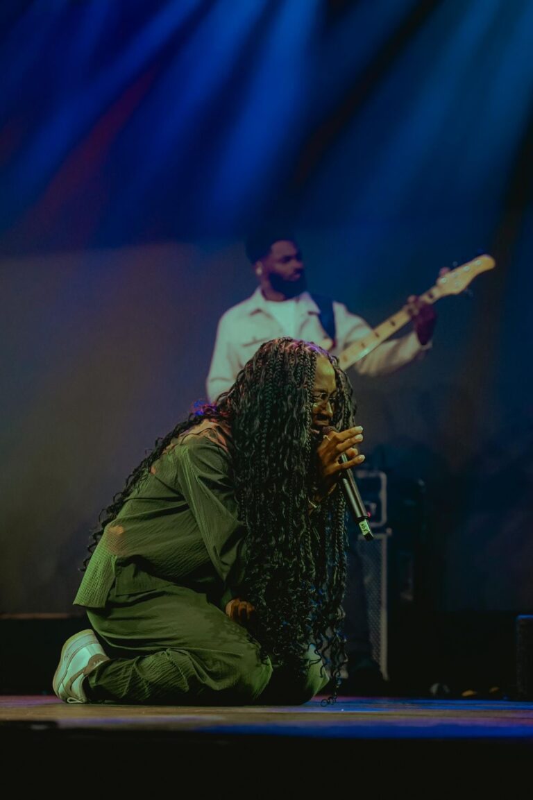 Génesis Colón lanza su nuevo sencillo “Rompan el Techo” con un mensaje de esperanza y fe