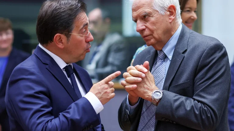 Borrell pide a Israel que “deje de culpar” a Guterres como excusa para atacar a los cascos azules en Líbano