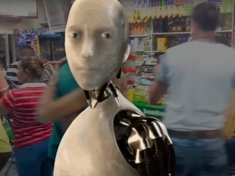 El meme de la semana: ‘El robot de Elon Musk viendo…’   #FVDigital