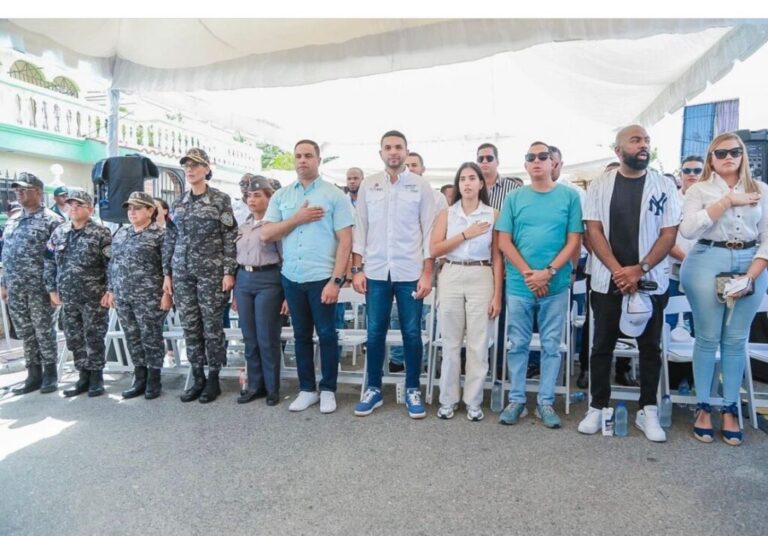 Policiales: Policía respalda la actividad “Juventud con B de Barrio” en el sector Bella Vista, Haina