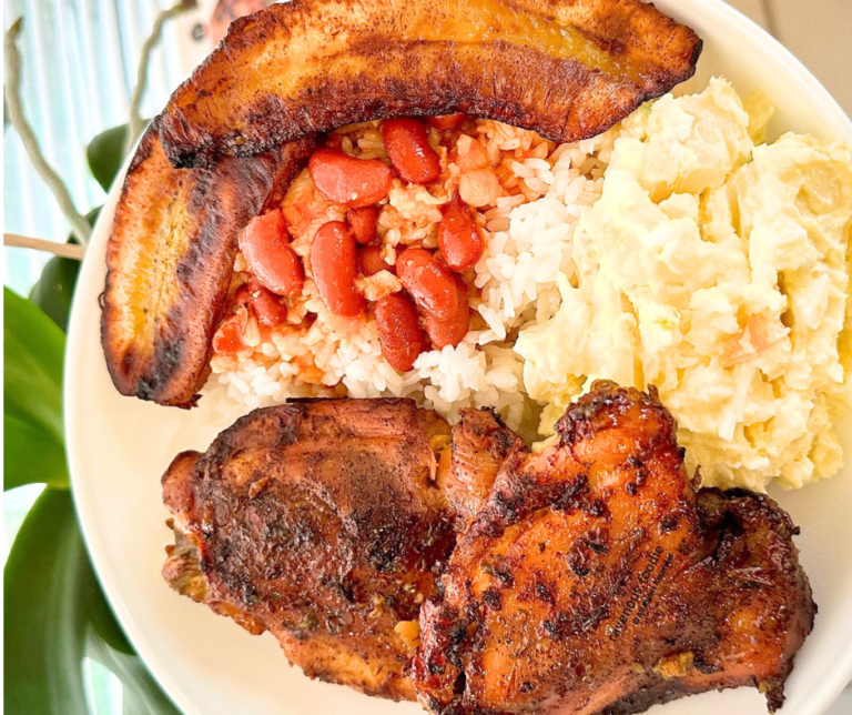 Comida de las 12: Pollo, arroz, habichuelas y ensalda de papas   #FVDigital