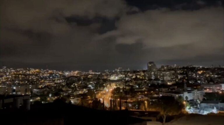 Israel lanza un ataque contra objetivos militares en Irán