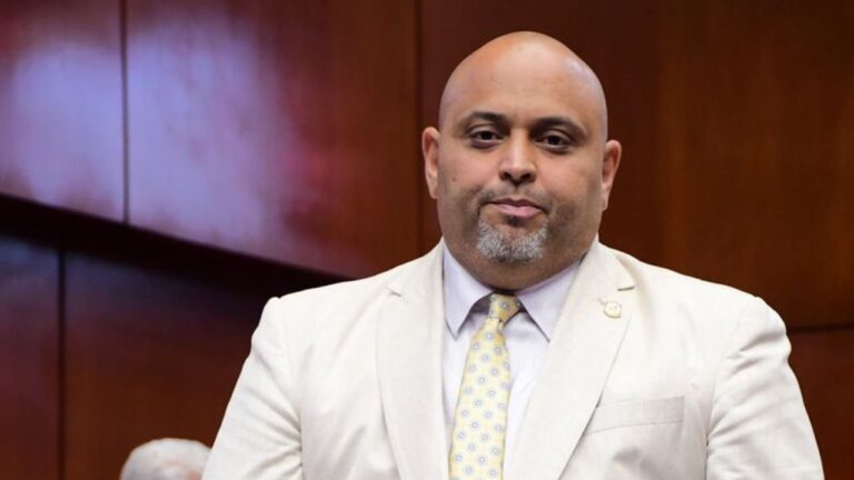 Desconocidos irrumpen en la vivienda del exsenador Lenin Valdez en Monte Plata