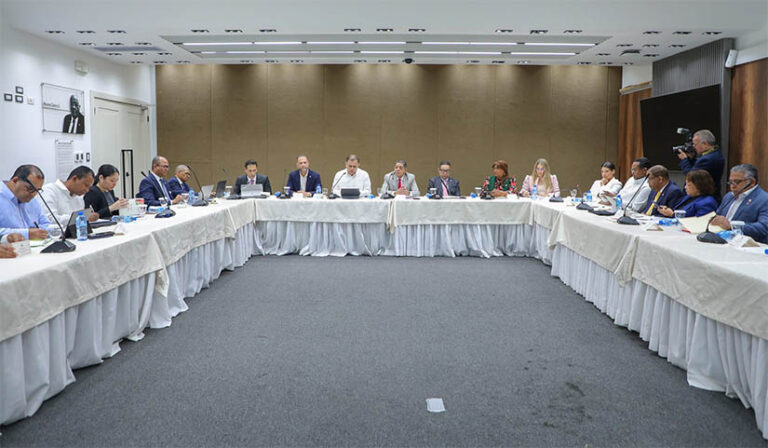 Sectores exponen en Congreso quejas sobre plan reforma fiscal