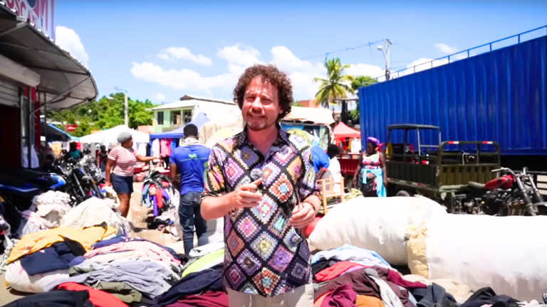La visita de Luisito Comunica al mercado Binacional en Dajabón (video)   #FVDigital