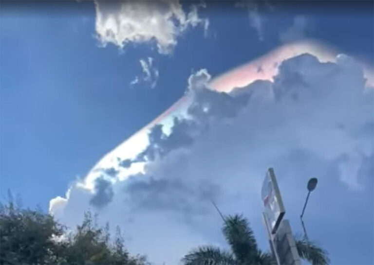 Iridiscencia de las nubes en RD