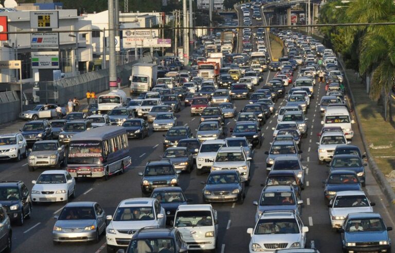 Gobierno anuncia temporada de marbete con los precios sin reforma fiscal